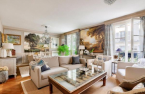 Elegant Retreat by Eiffel Tower